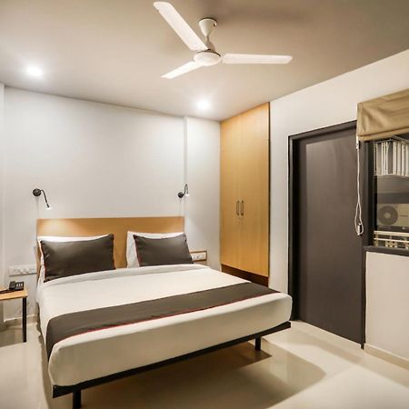 Super Collection O Le Noida Hotel Near Sector 76 Metro Station Exterior foto